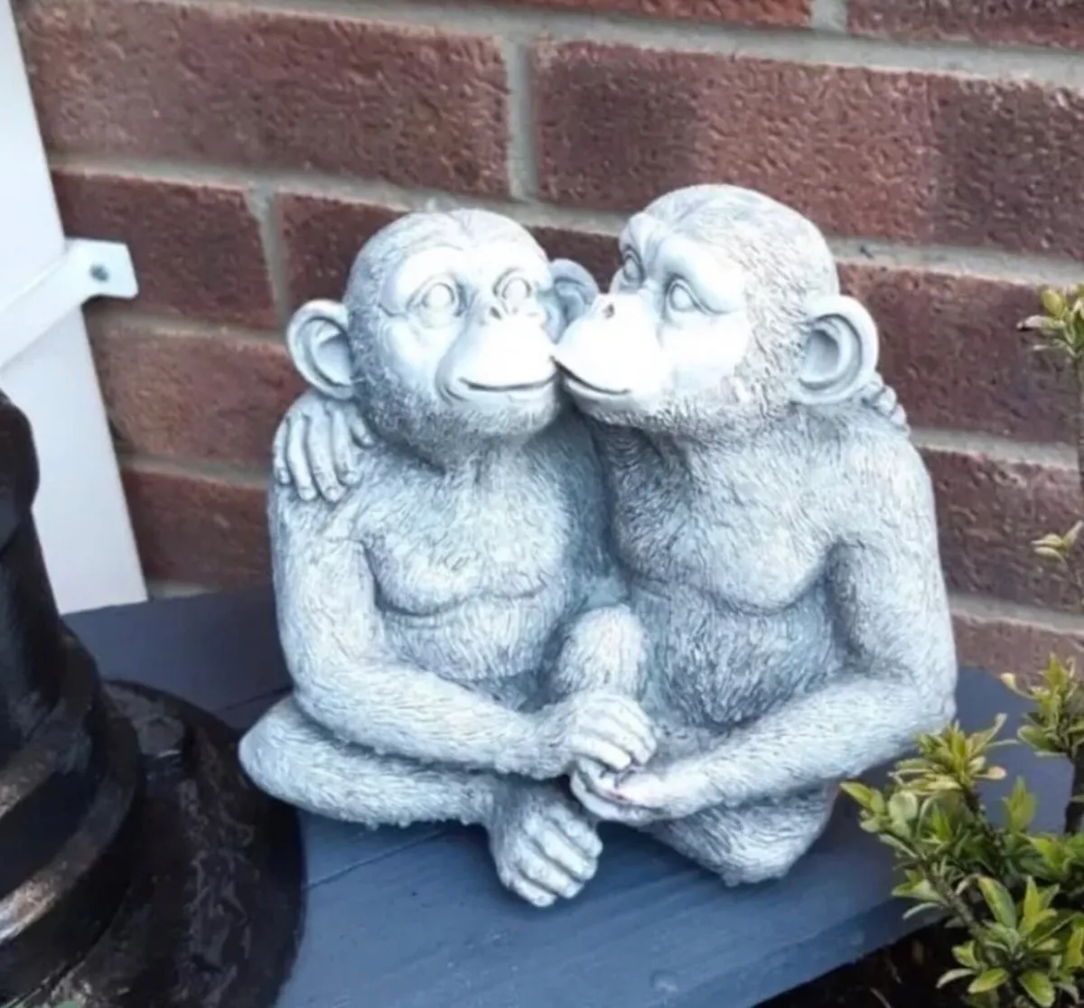 Kissing Monkeys Garden Ornament NEW - Image 2