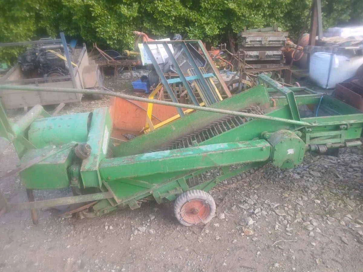 Potato harvester - Image 1