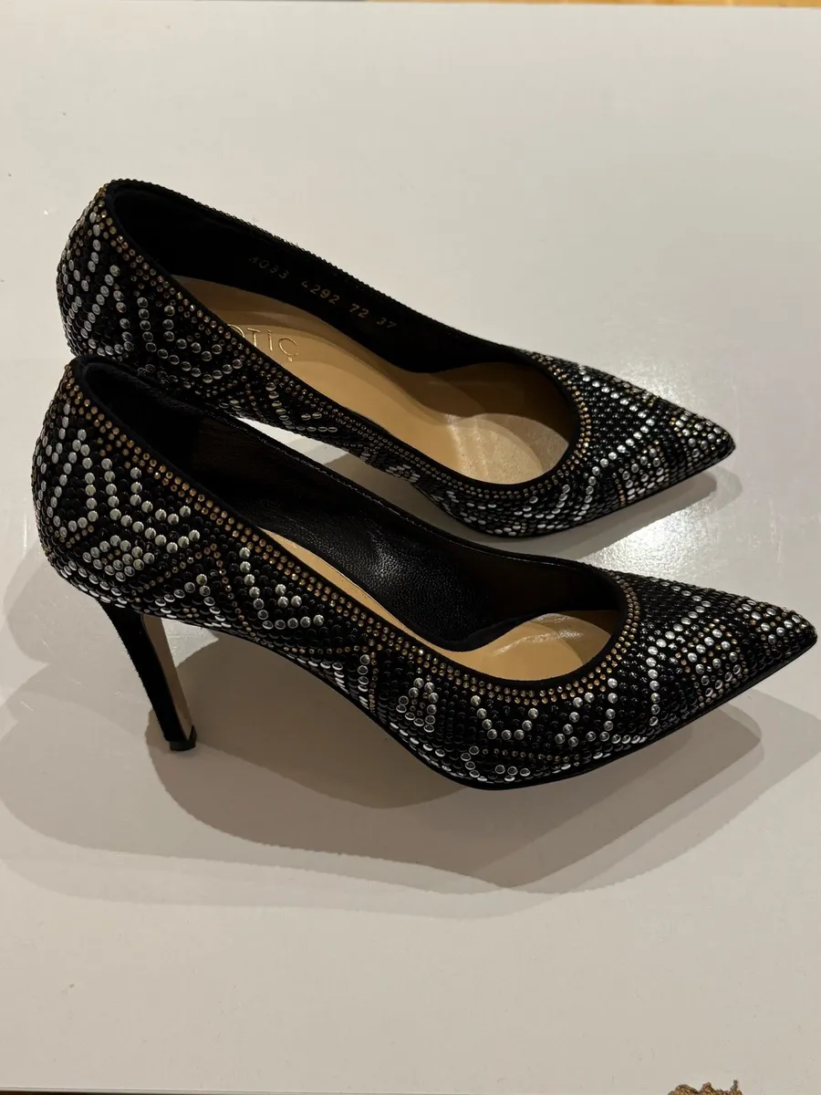 High heel shoes - Image 2