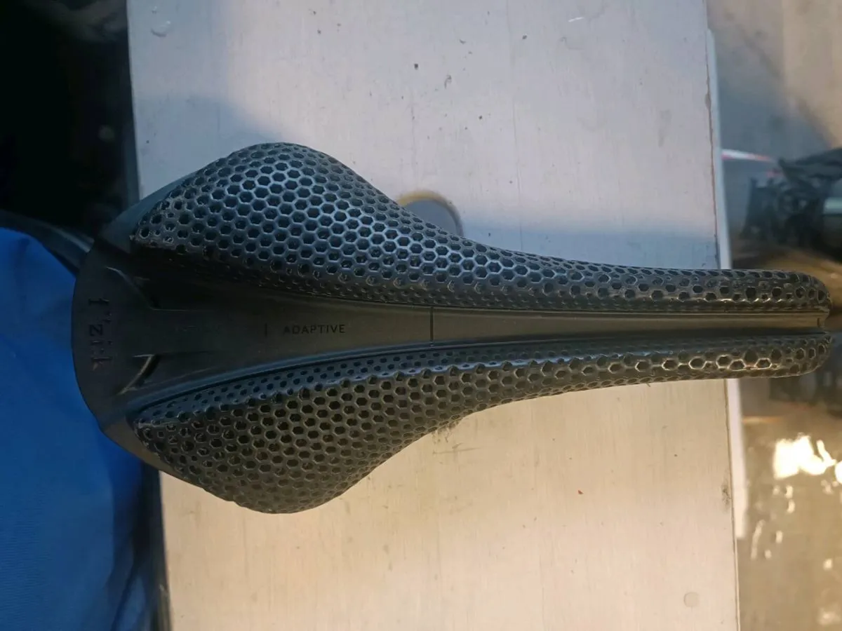 Fizik Antares versus  Evo adaptive saddle - Image 1