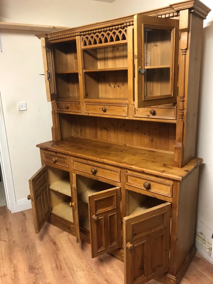 Pine kitchen dresser - Image 4