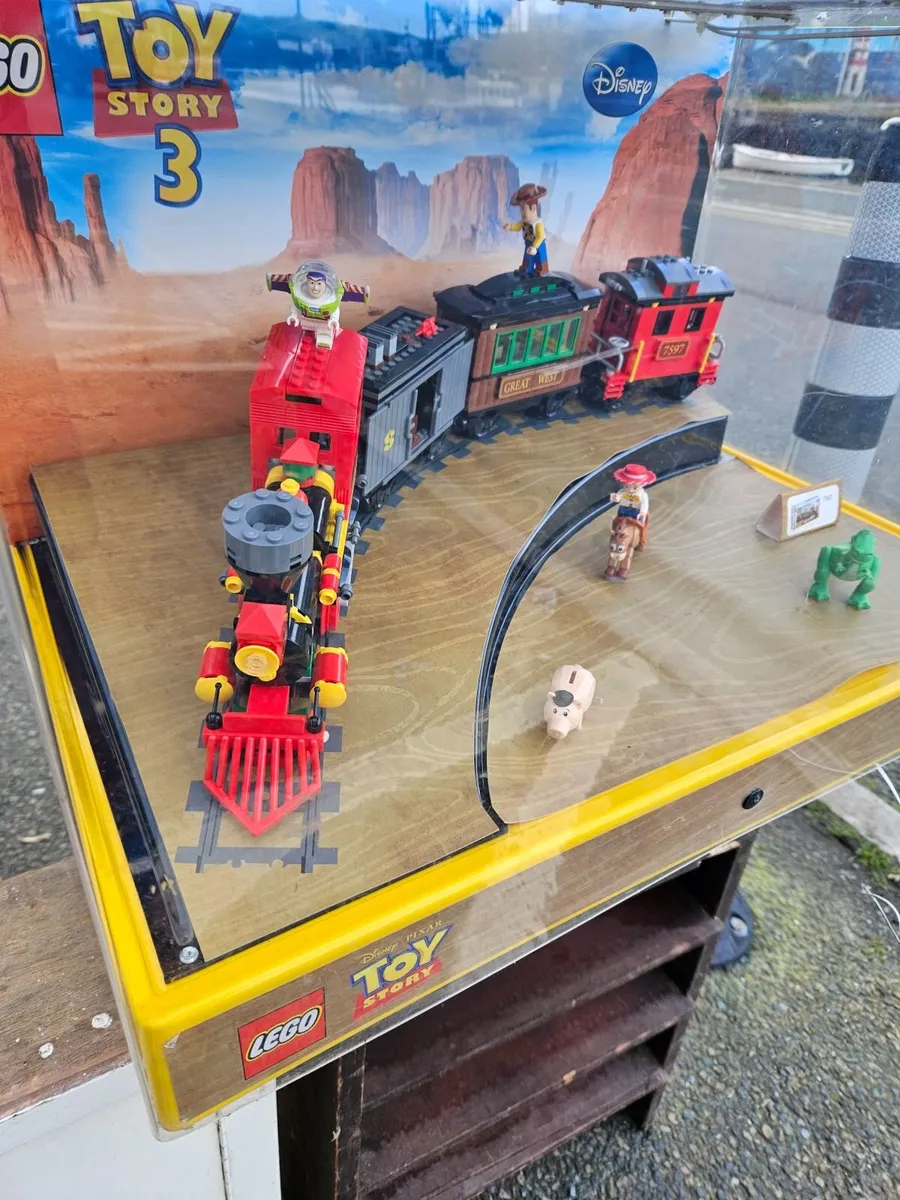 Lego Toy Story Shop Display Train - Image 4