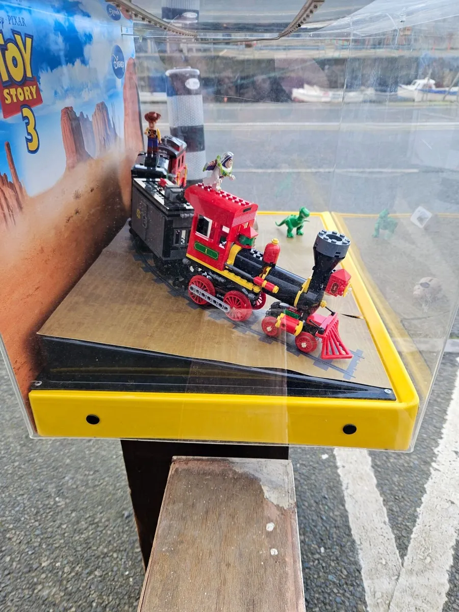 Lego Toy Story Shop Display Train - Image 3