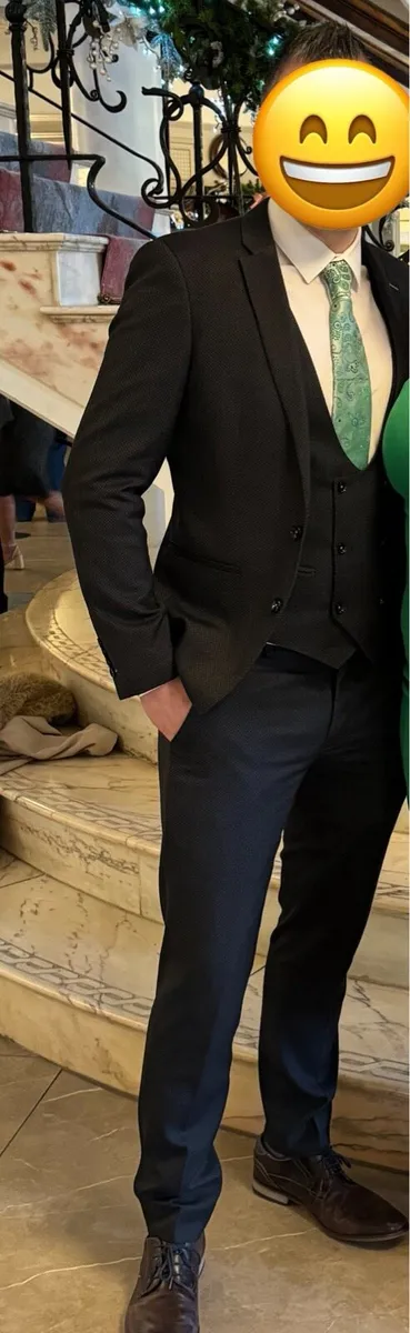 Men's 3 Piece Wedding Suit - Image 2
