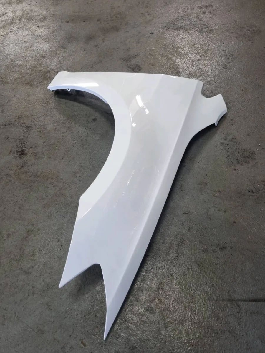 Golf mk7.5 wing LC9A white - Image 1