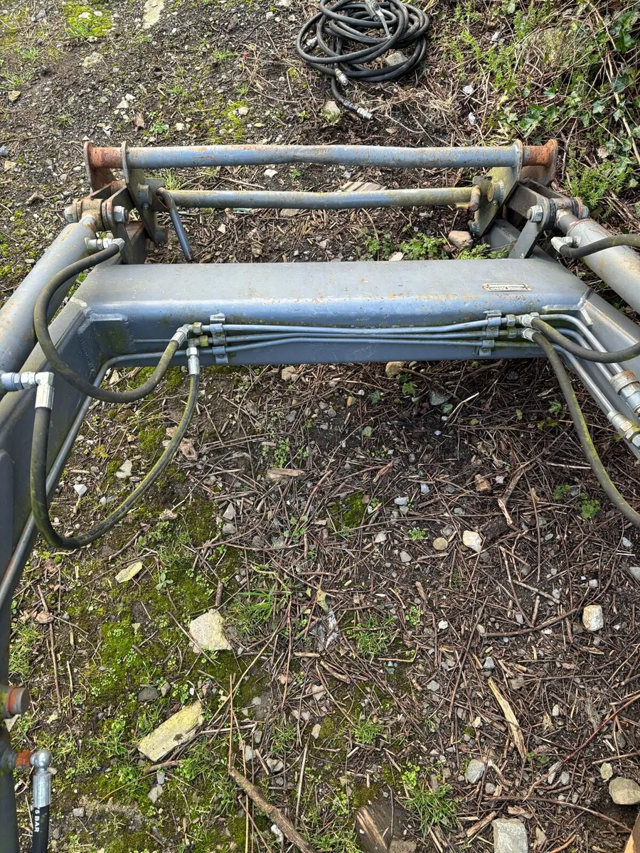 Loader for Ford 7610 - Image 3