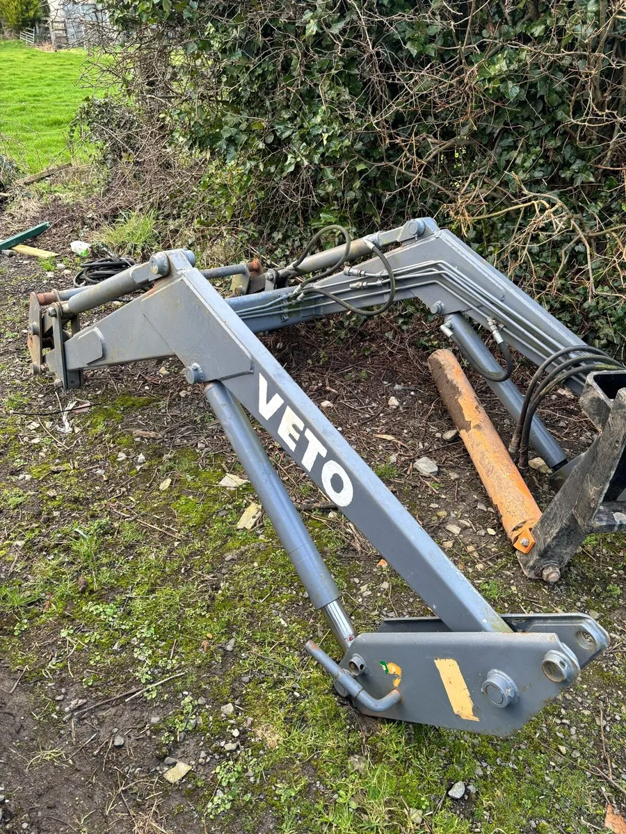 Loader for Ford 7610 - Image 2