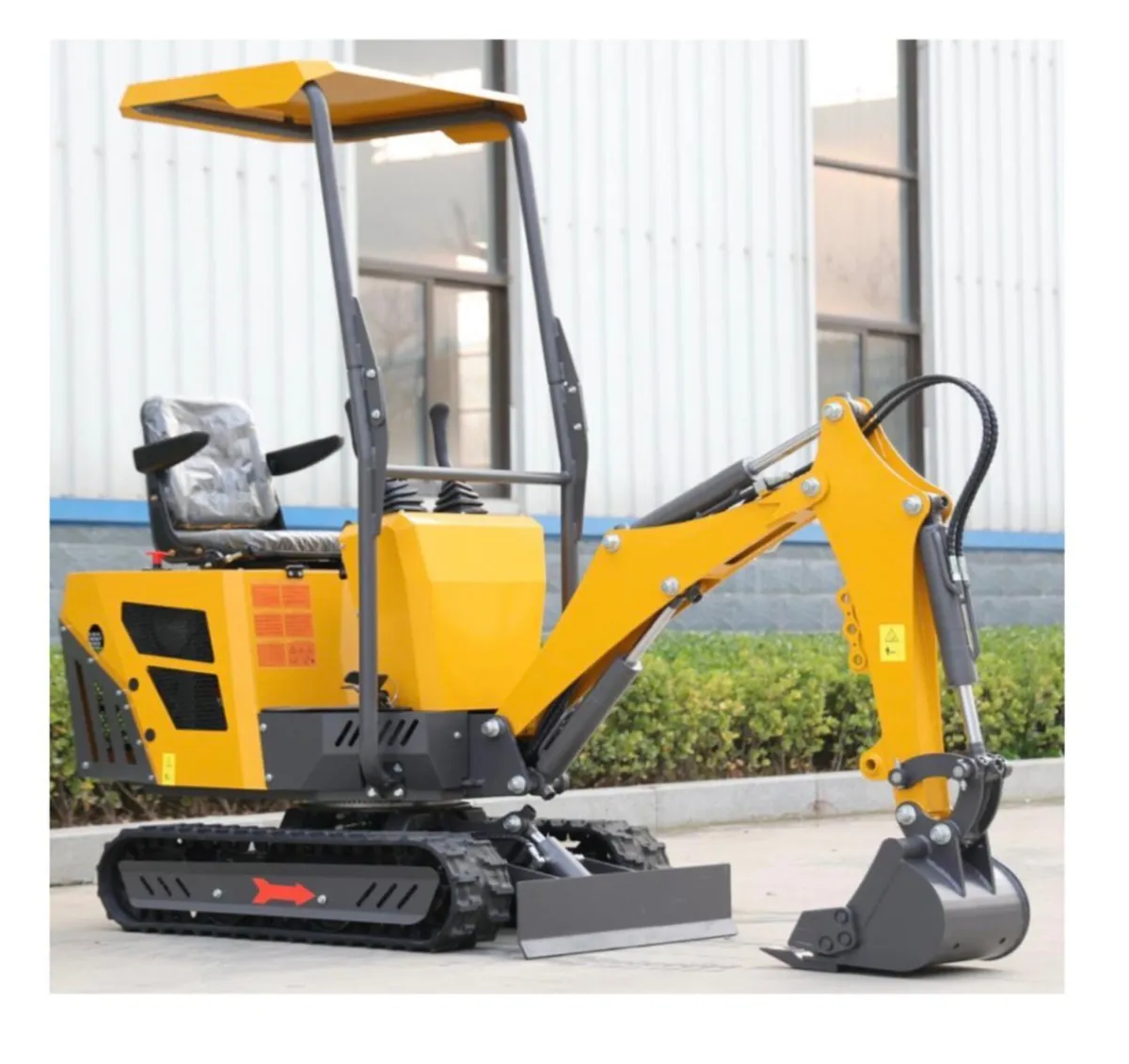 YardMaster YM800 mini digger - Image 1
