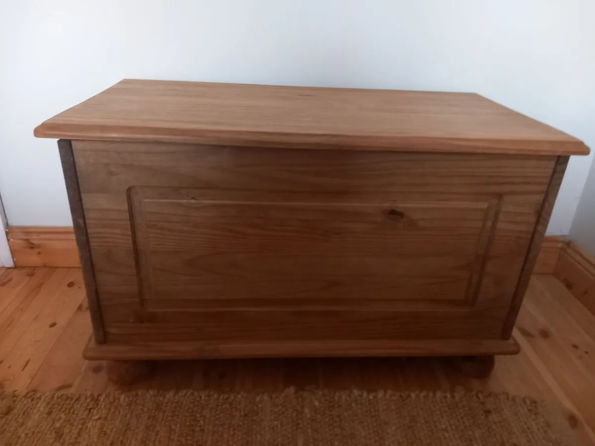 storage trunk - Image 1