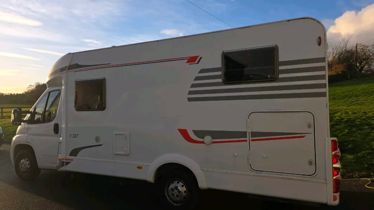 2012 Carado Twin Beds low profile - Image 2