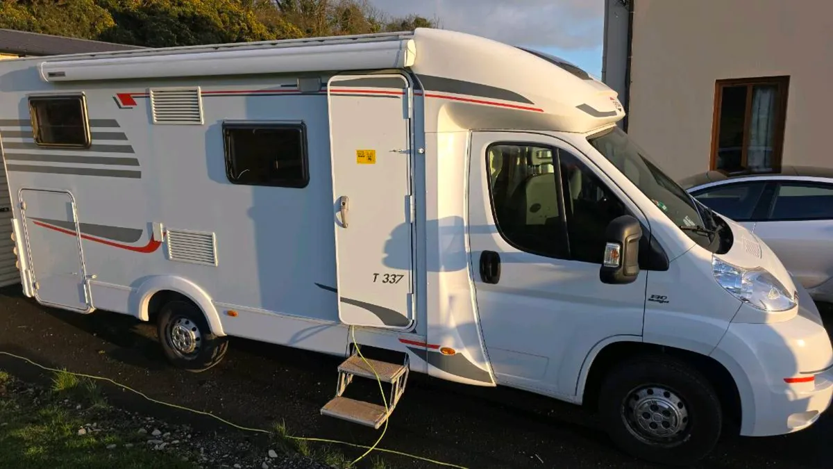 2012 Carado Twin Beds low profile - Image 3