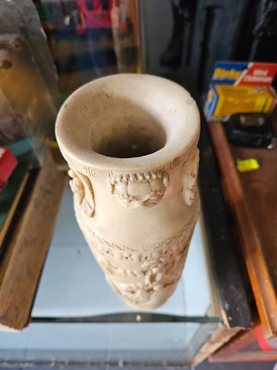 Decorative Resin Vase - Image 4