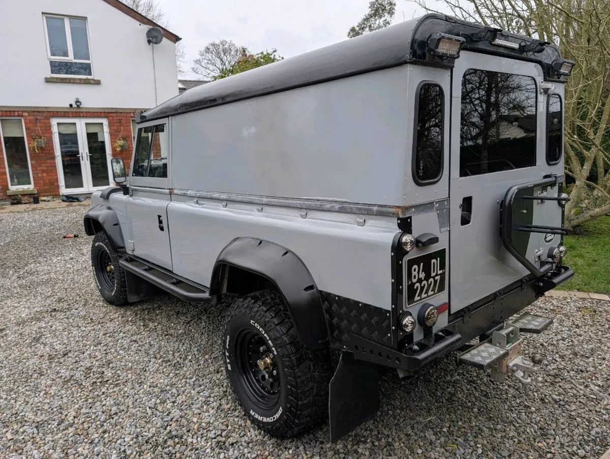 Landrover 110 1984 - Image 4