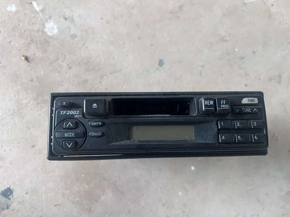 Car radios - Image 1