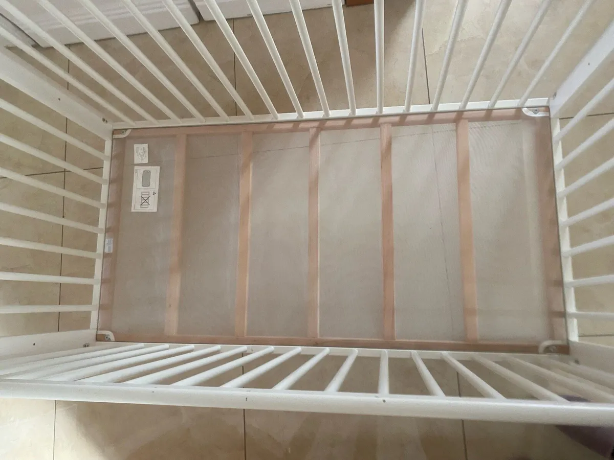 Baby cot - Image 3