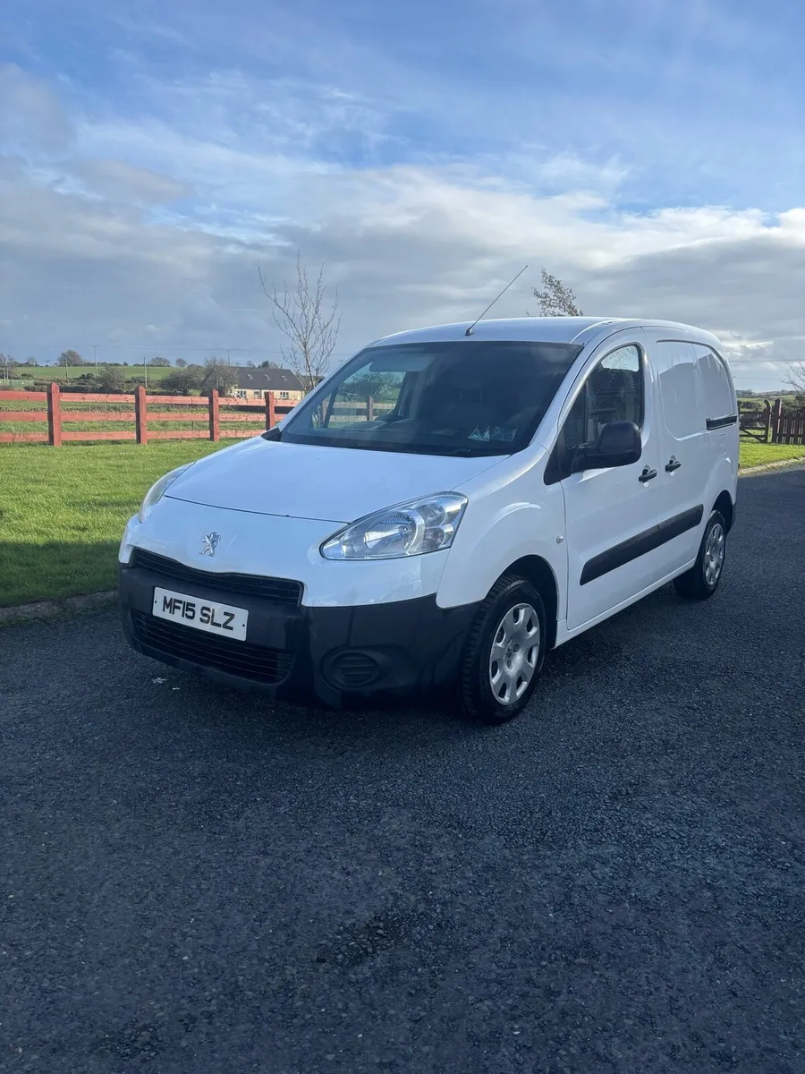 2015 Peugeot partner 3 seater (berlingo) - Image 1