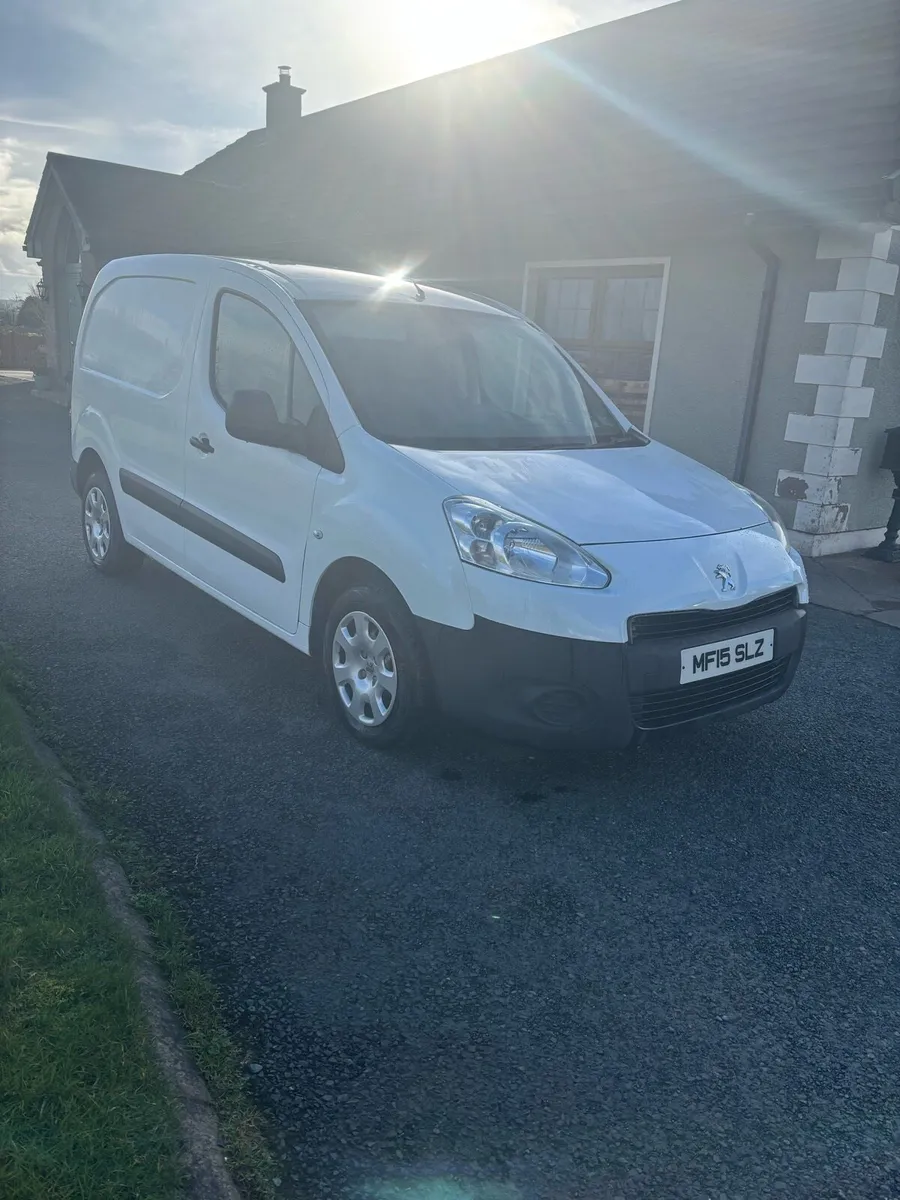 2015 Peugeot partner 3 seater (berlingo) - Image 2