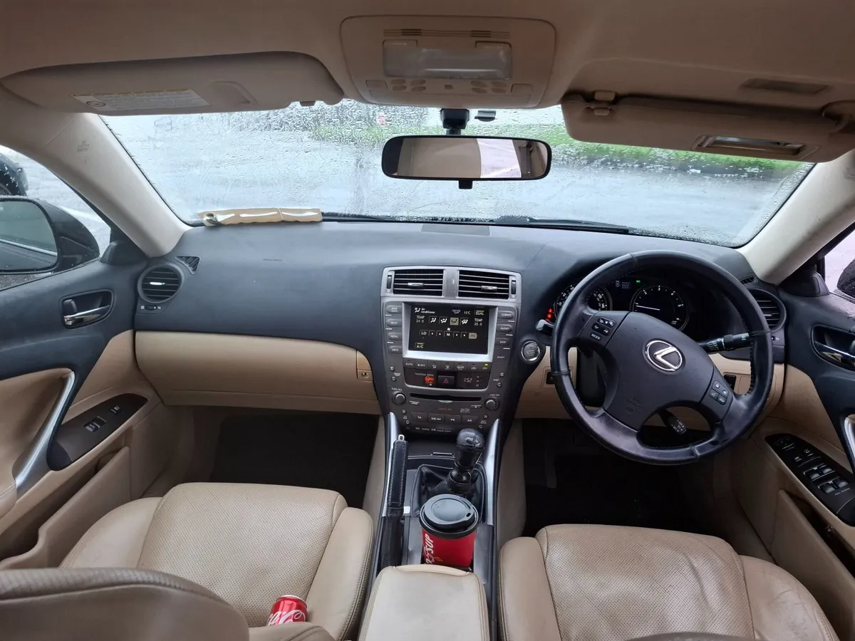 Lexus is 220d - Image 4