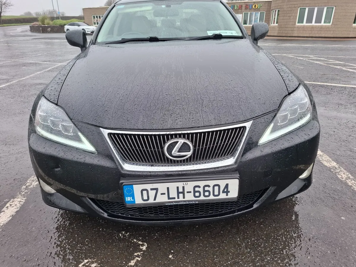 Lexus is 220d - Image 1