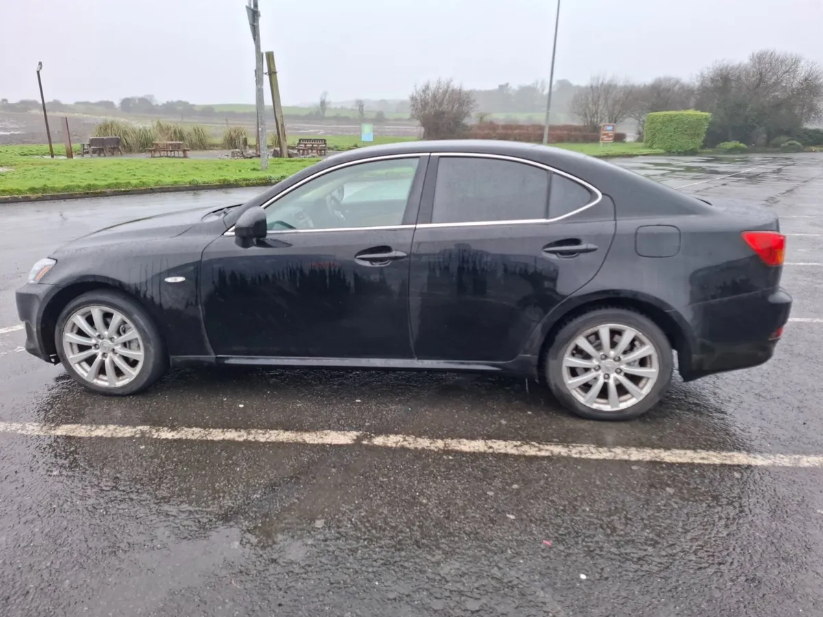 Lexus is 220d - Image 3