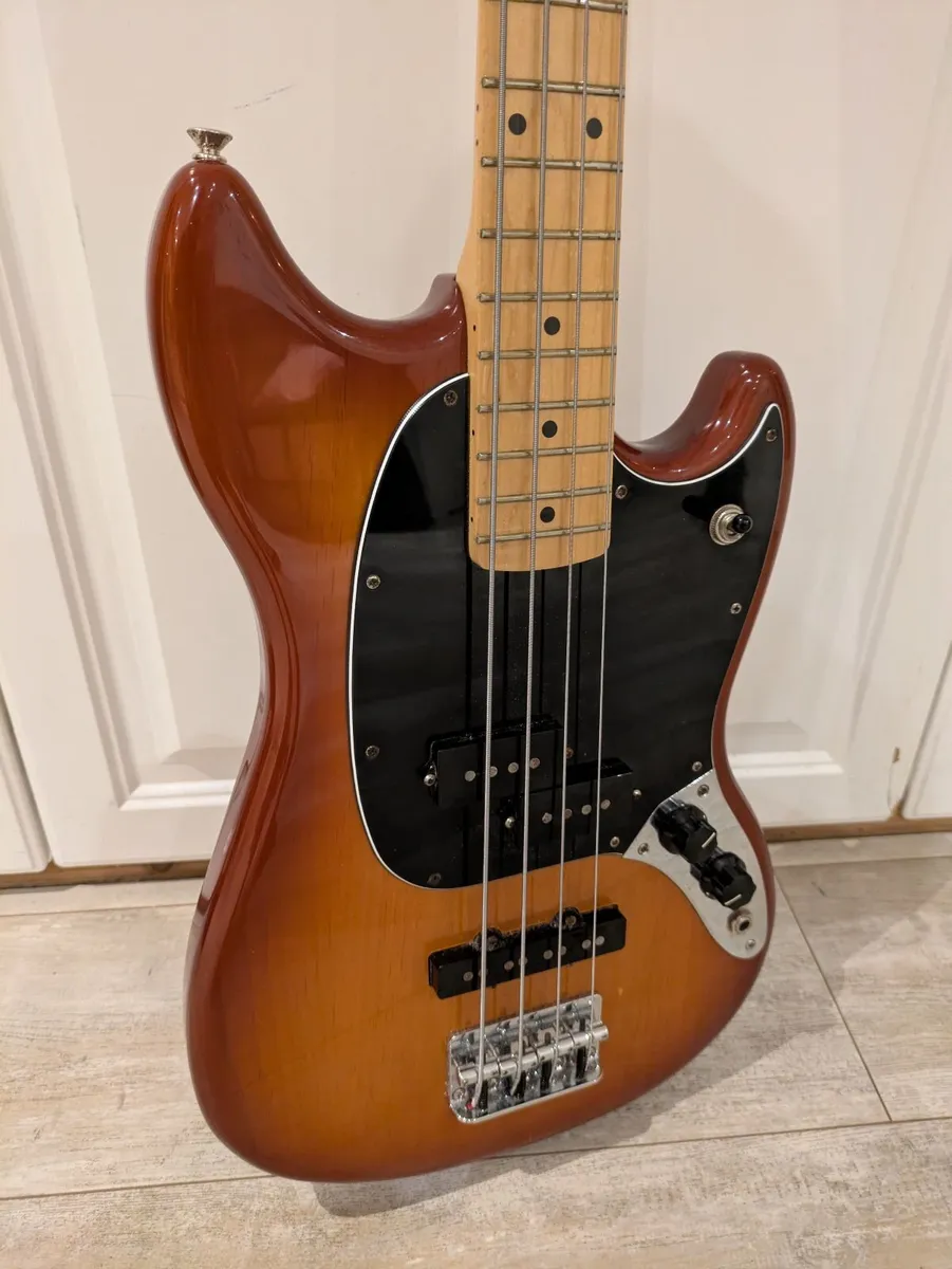 Fender Mustang Bass - Image 4