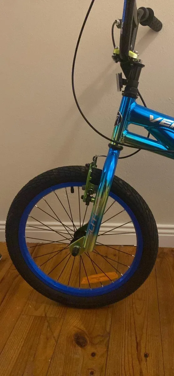 18” glitch kids bike perfect condition - Image 4