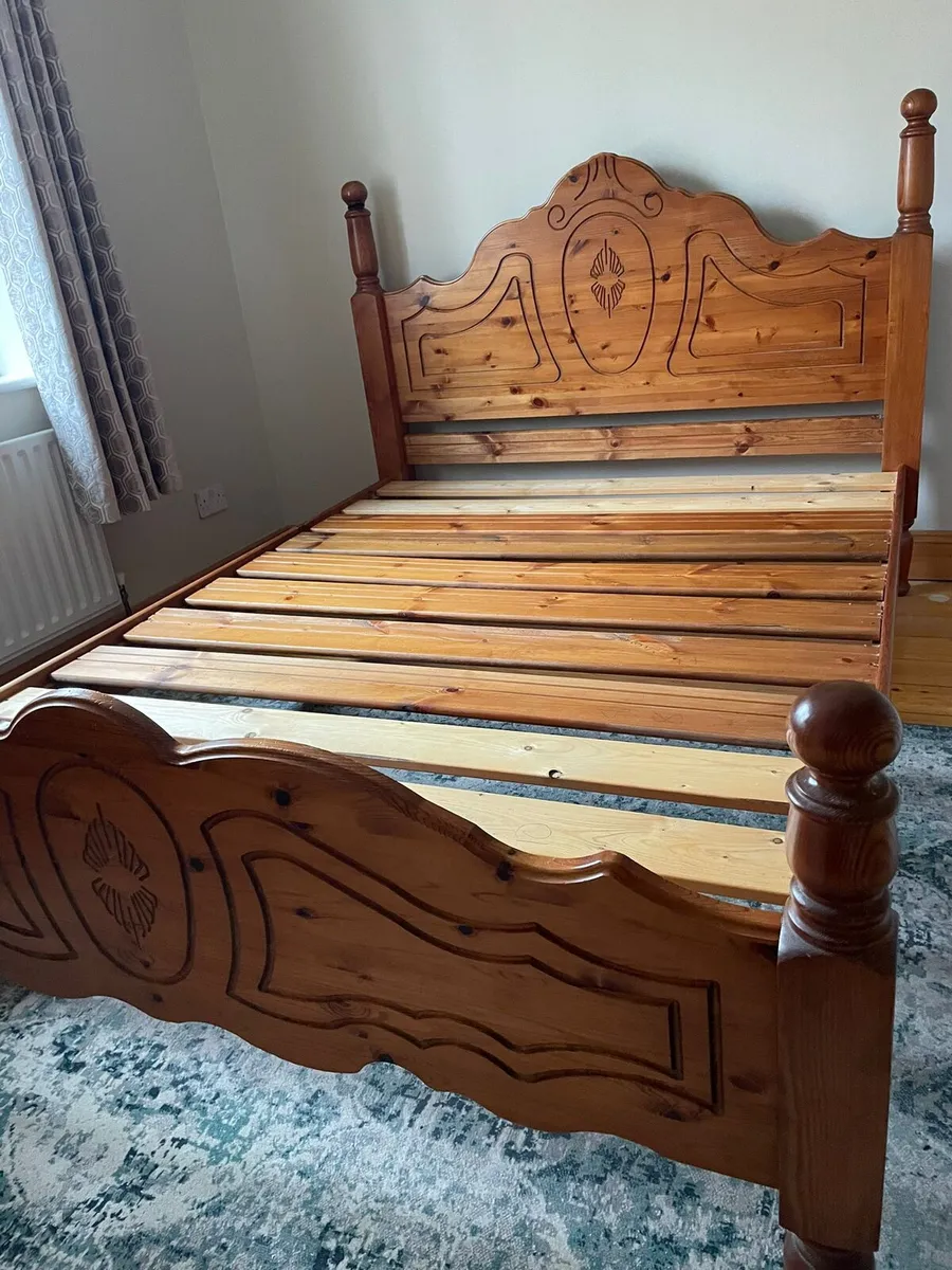 King size Oak bed for sale - Image 2