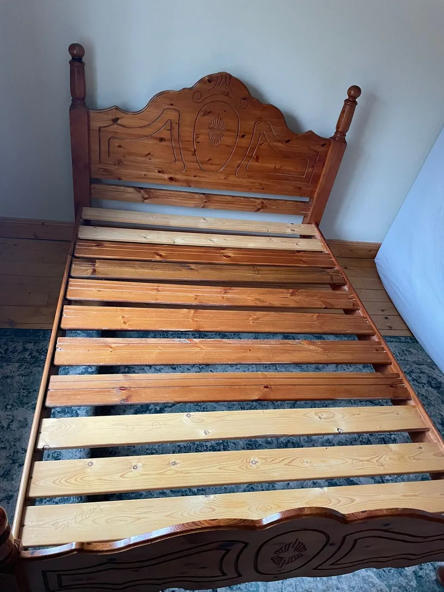 King size Oak bed for sale - Image 3