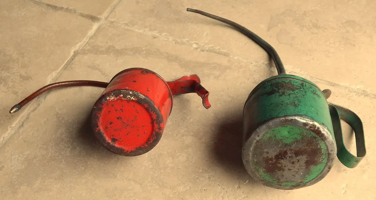 2 Vintage Hand Operated Oil Cans - Image 4