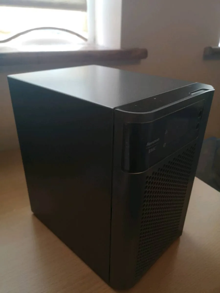 Lenovo EMC 6Bay NAS - Image 2