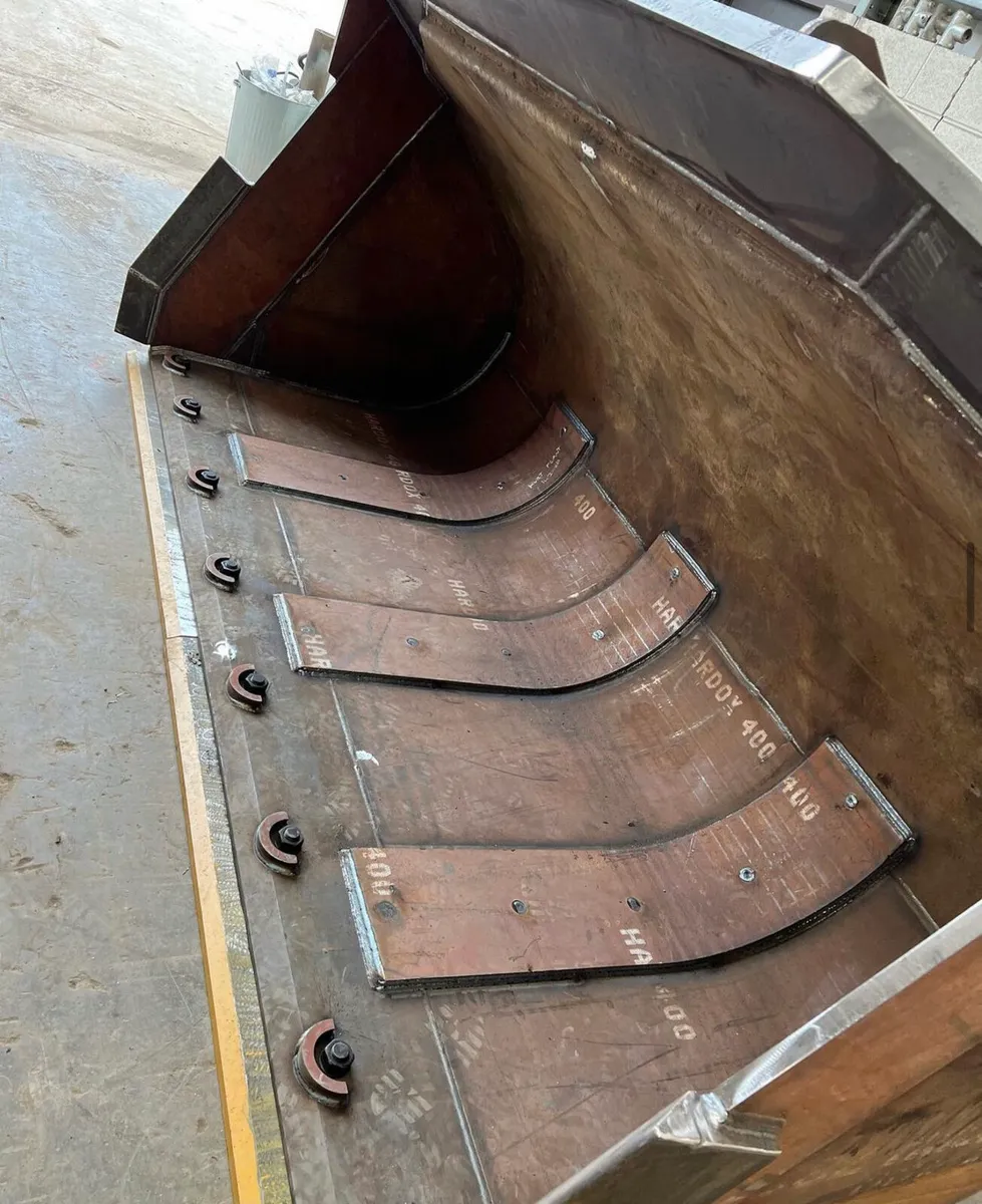 Plant Bucket Refurbs & Repairs - Image 1