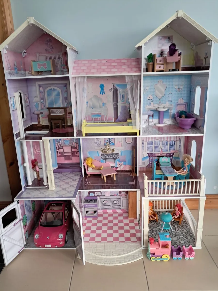 Dolls house - Image 1