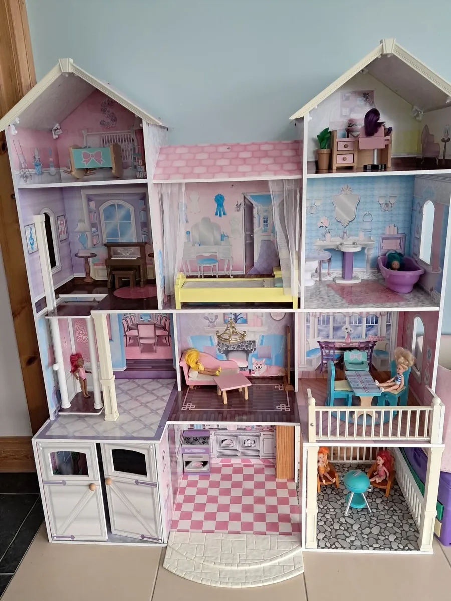 Dolls house - Image 2