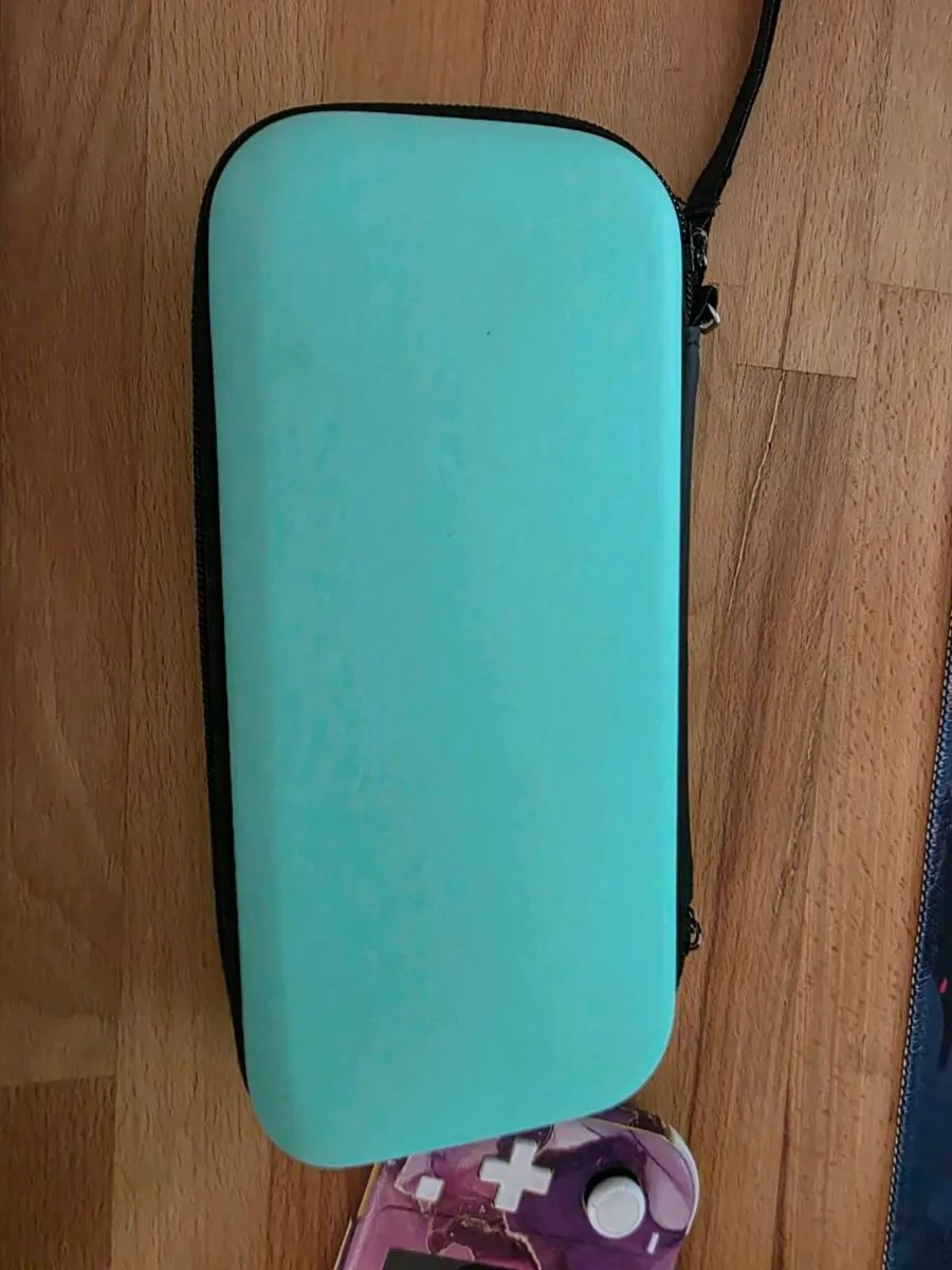 Nintendo Switch Lite Excellent Condition - Image 4