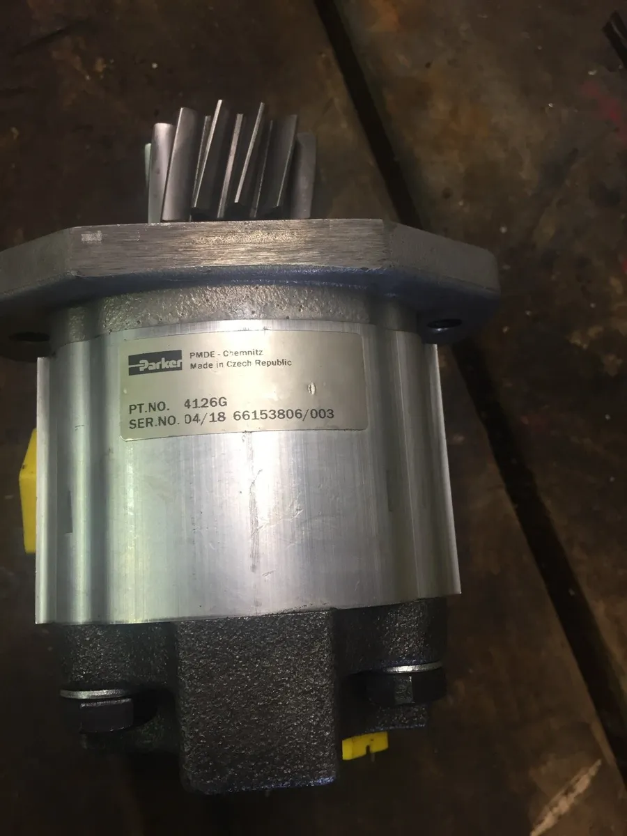 Mf hydraulic pump - Image 1