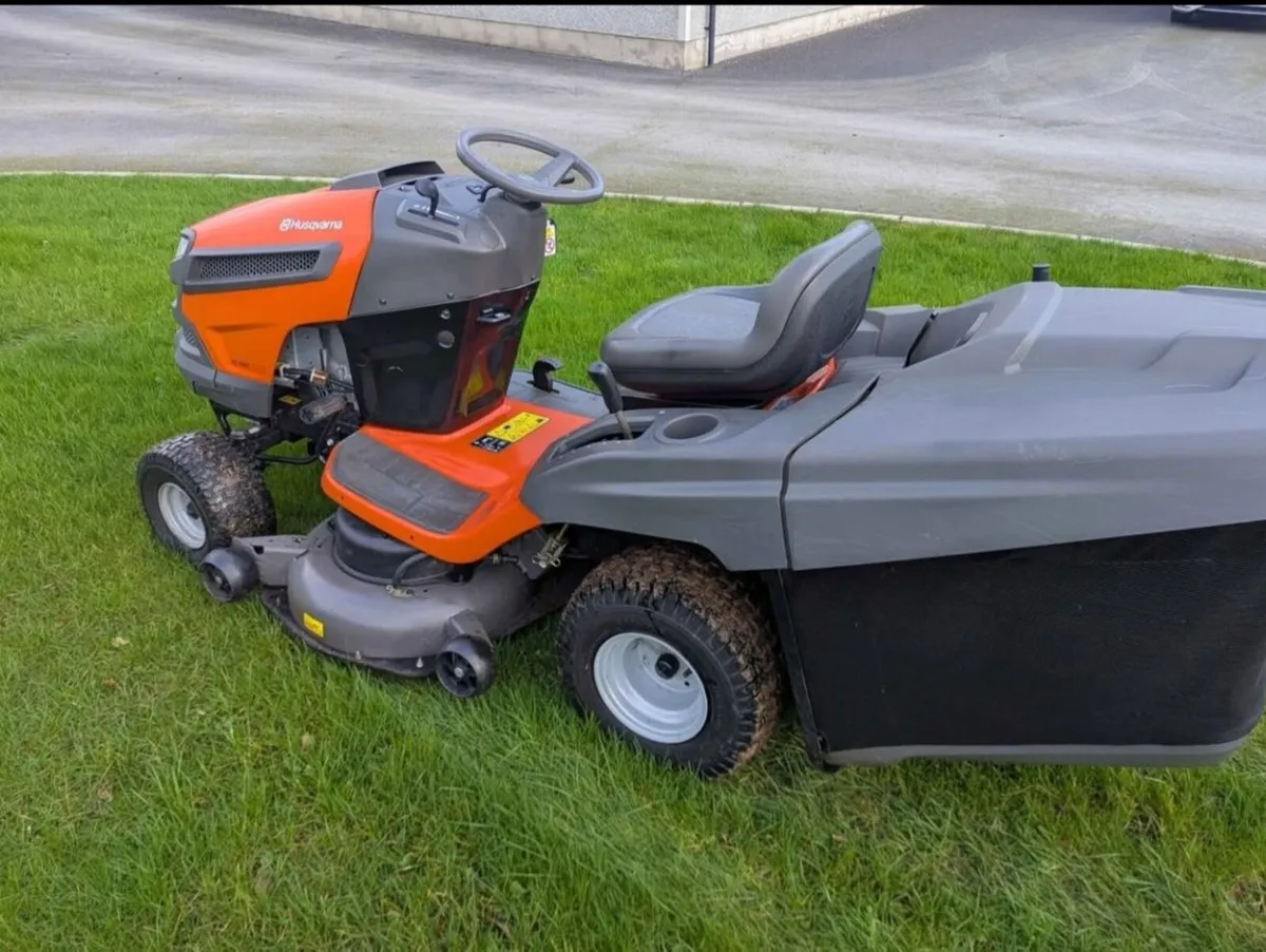 Husqvarna ride on lawnmower - Image 3