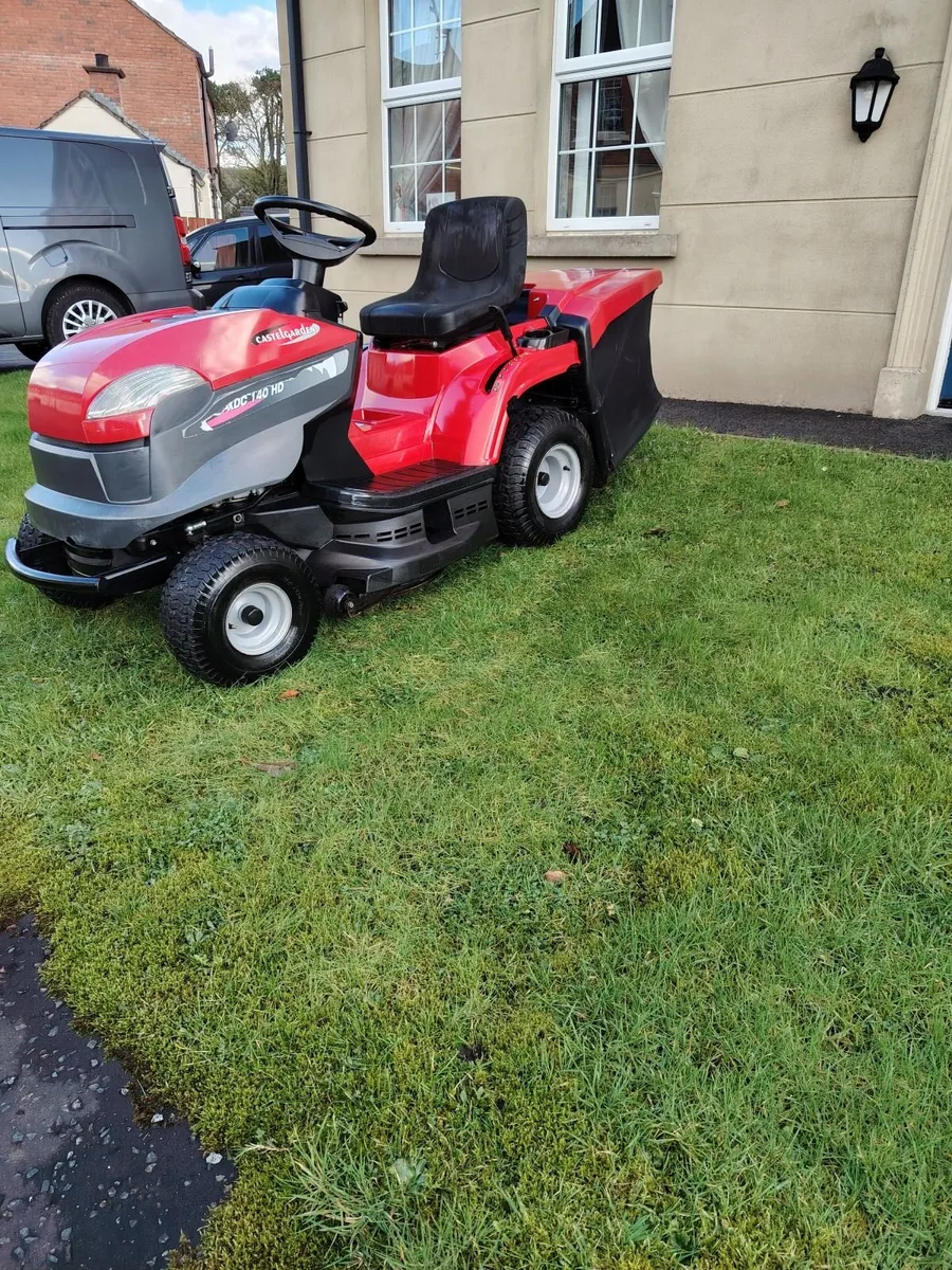 Castelgarden ride on lawnmower - Image 2