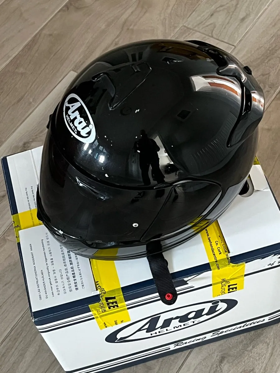 Arai helmet - Image 1