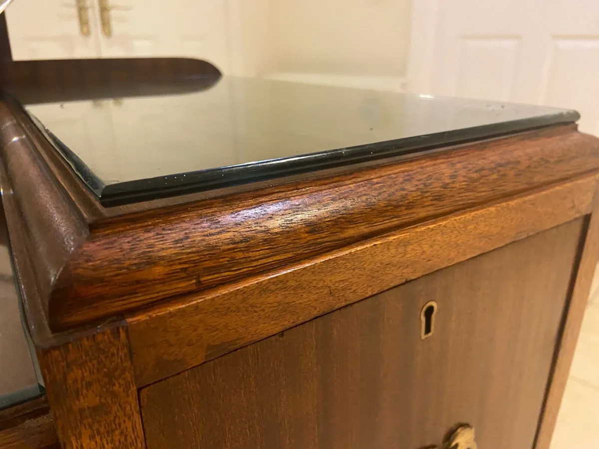 Queen Anne French dresser - Image 3