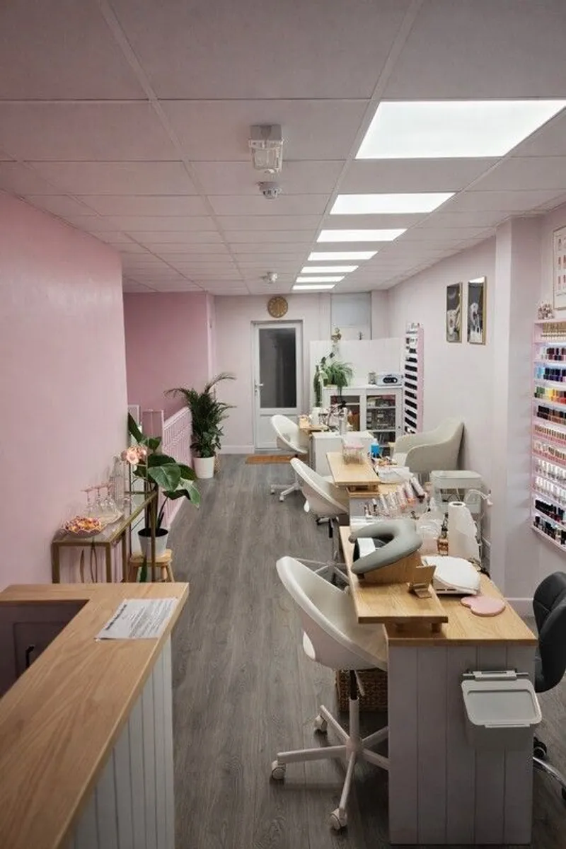 Nail Artist Workstation Available for Rent - Image 3