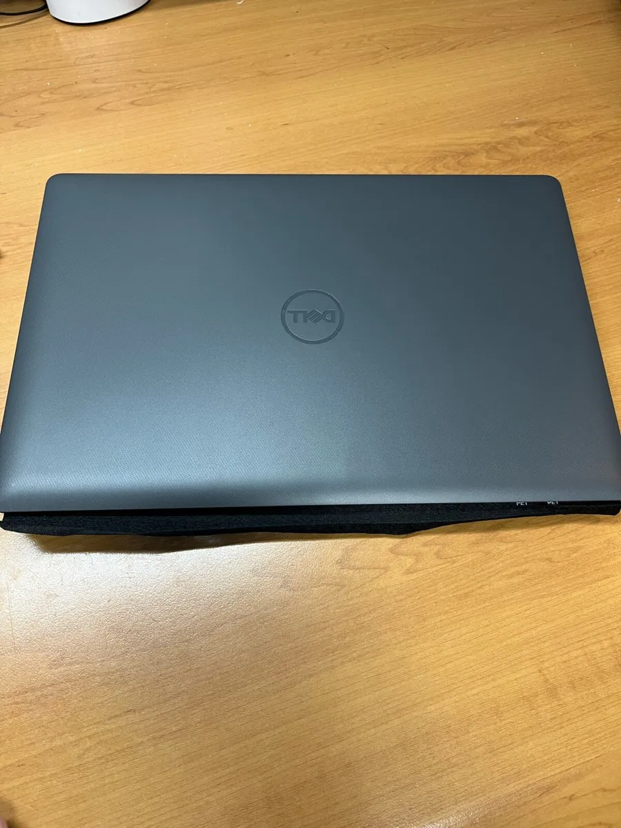 Dell laptop i5 pro 64gb 256 win 11 - Image 1