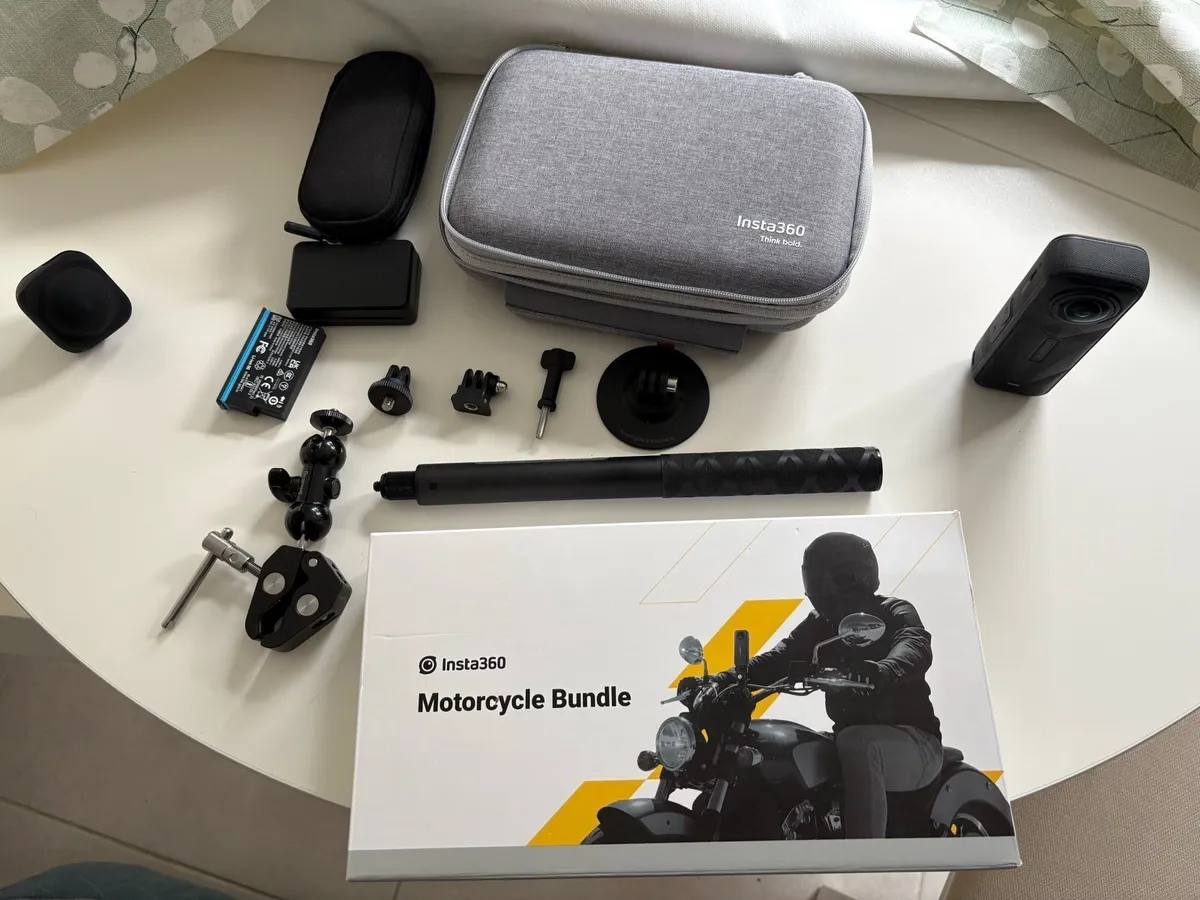Insta 360 x5 with motorcycle bundle - Image 1