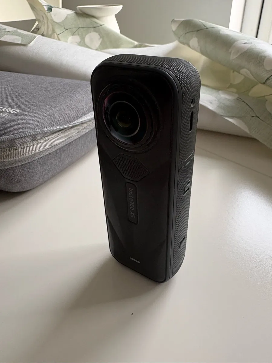 Insta 360 x5 with motorcycle bundle - Image 3