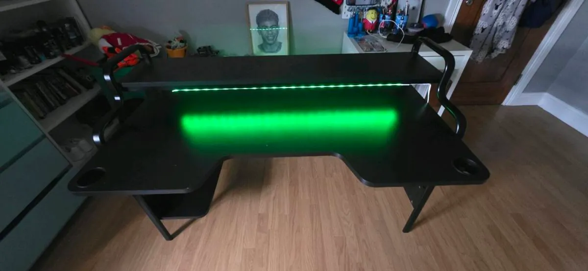 Gaming desk - Image 1