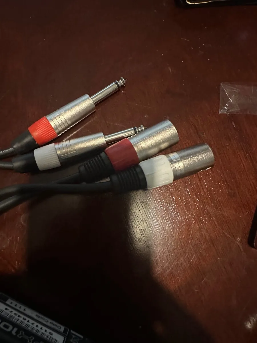 2 pairs Studio Speakers + Mixer + Cables - Image 1