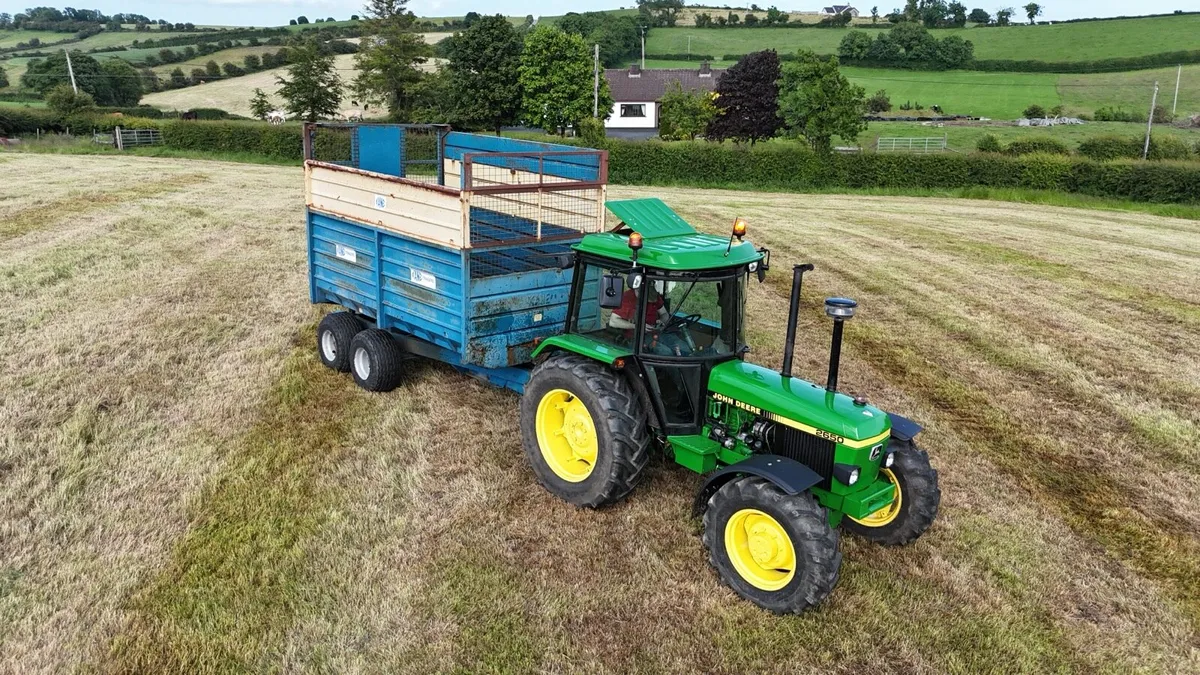 John Deere 2650 - Image 1