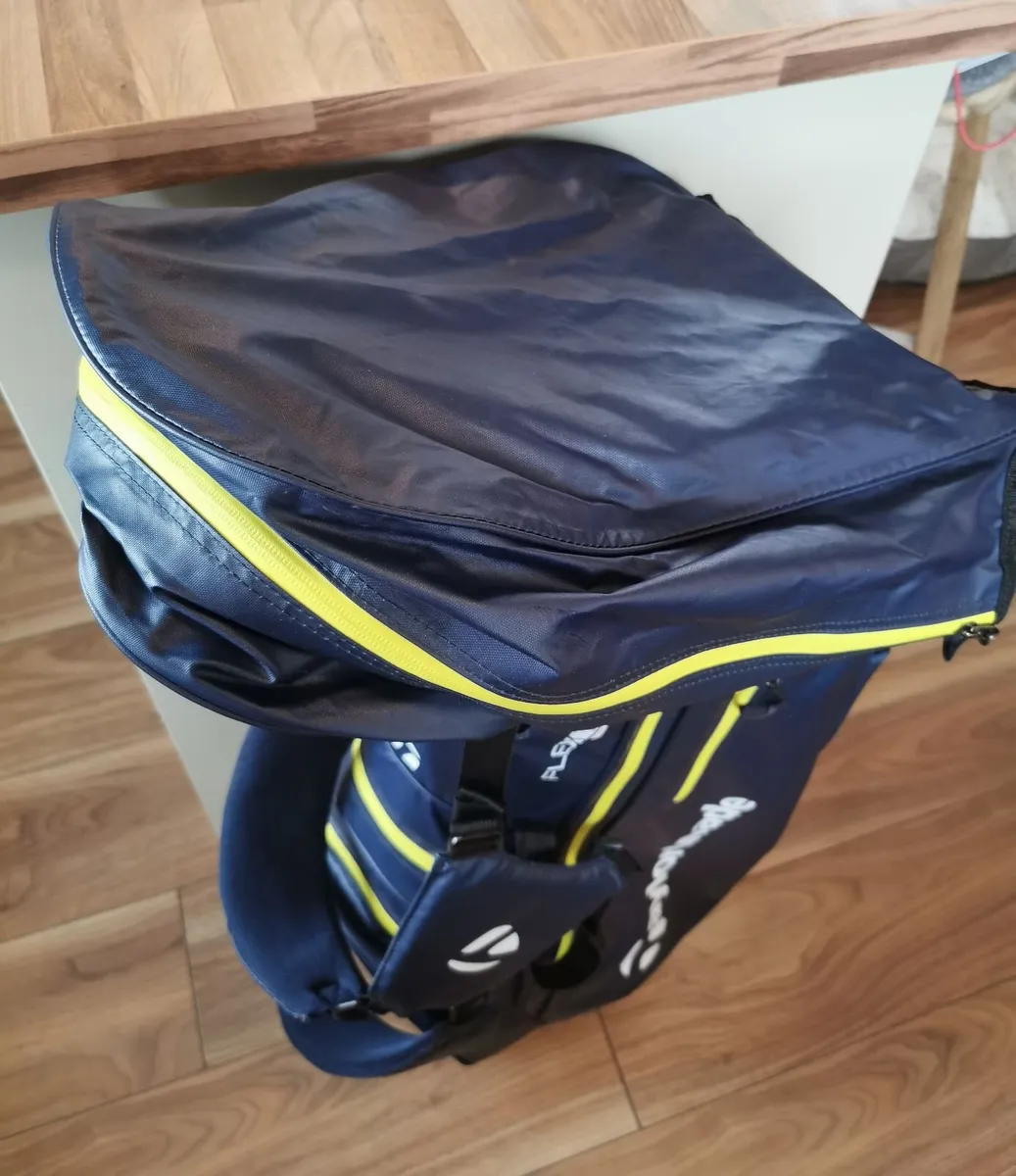Taylormade Waterproof Stand Bag - Image 2