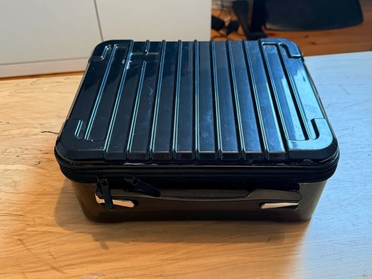 DJI Avata Fly Combo FPV Goggles, 3 Batteries - Image 3