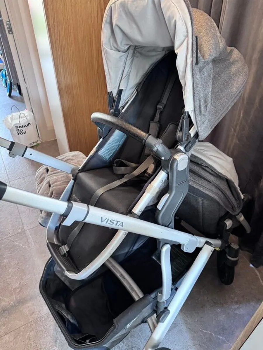 Uppa Baby Vista V2 - Complete - Image 1