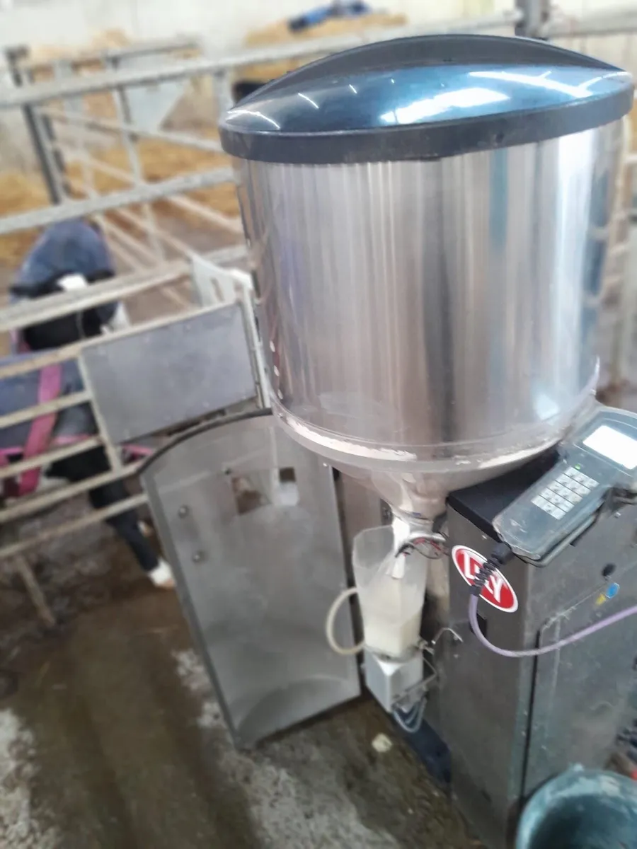 Automatic Lely calf feeder - Image 4